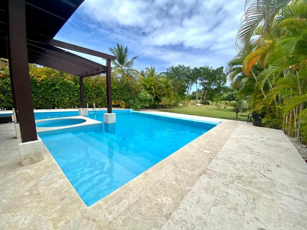 Private Punta Cana Villa With Pool & Golf View 도미니카 공화국