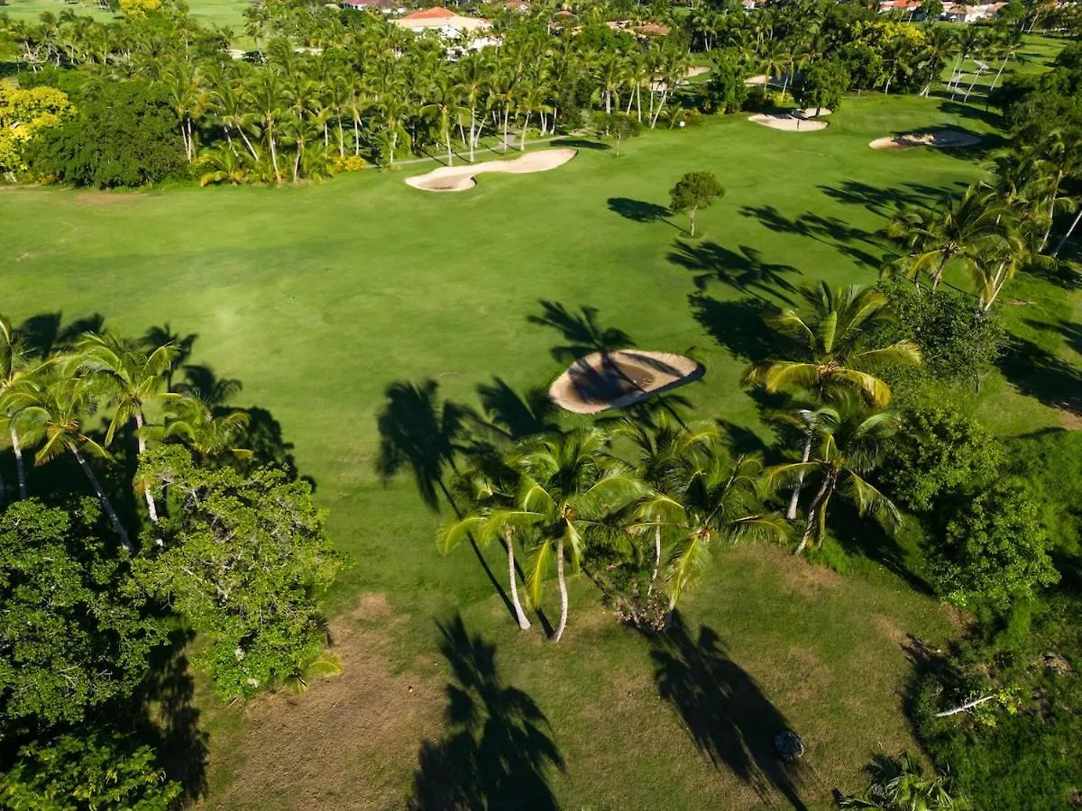 Private Punta Cana Villa With Pool & Golf View 도미니카 공화국
