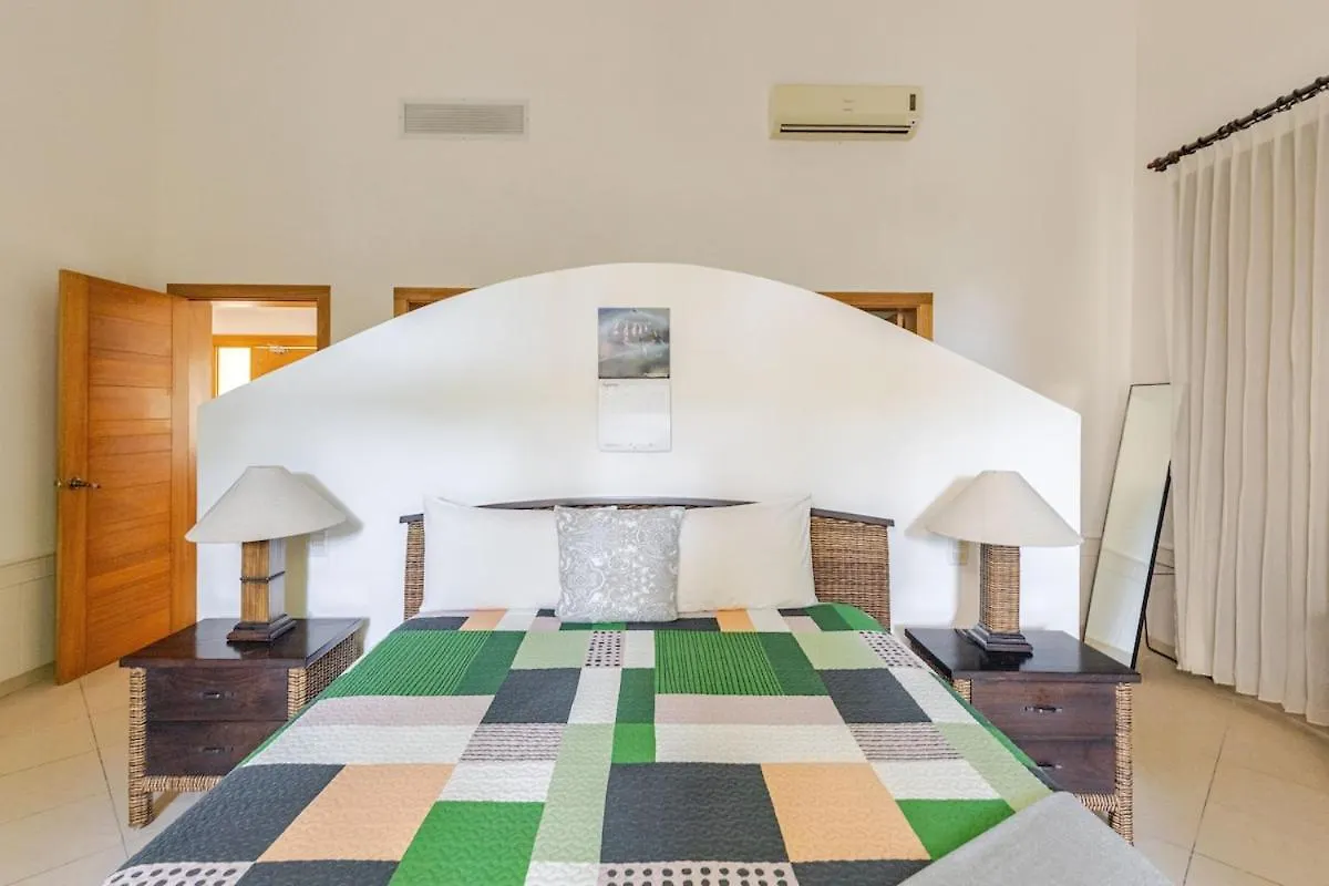 Private Punta Cana Villa With Pool & Golf View 도미니카 공화국
