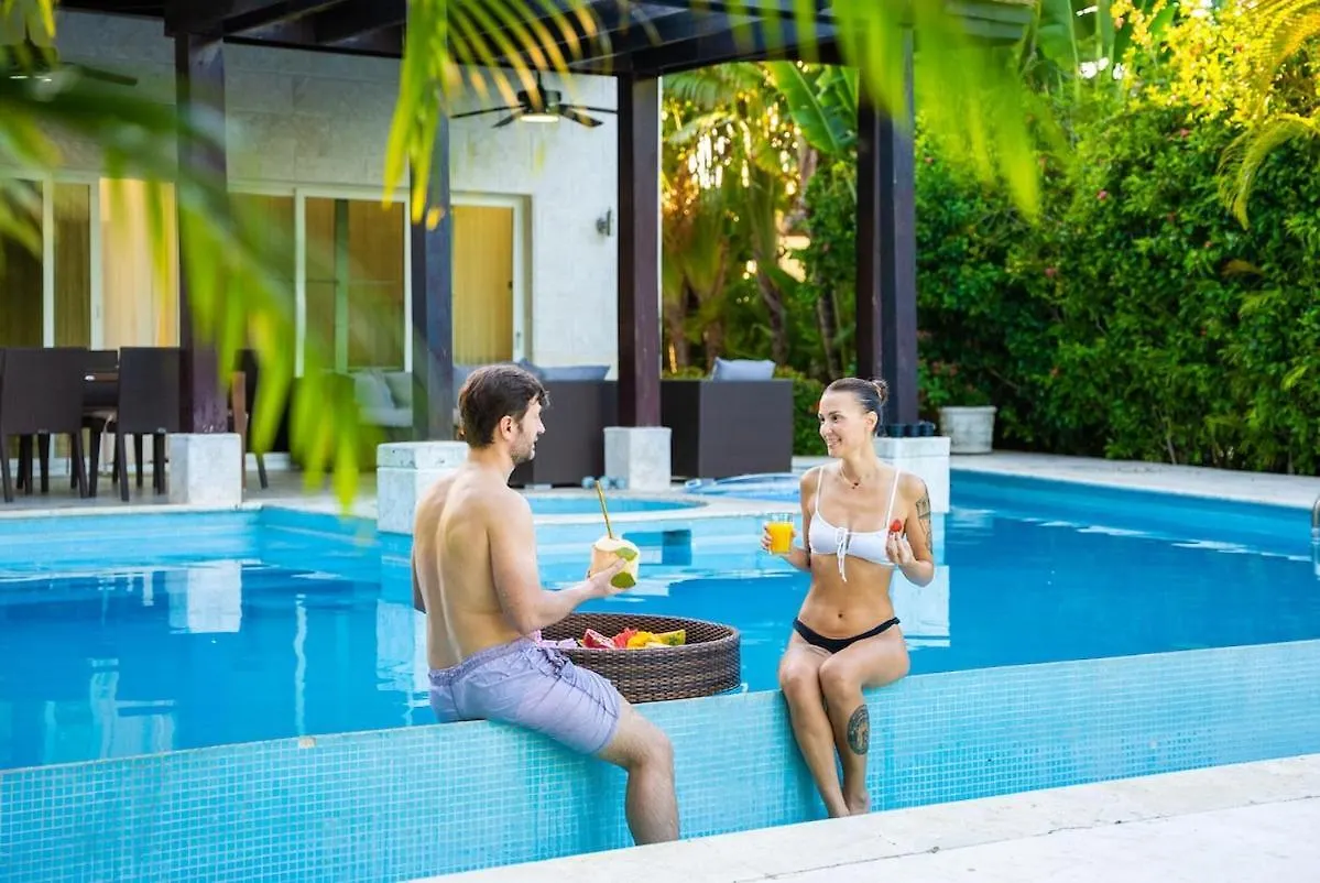 Private Punta Cana Villa With Pool & Golf View 0*,  Dominikai Köztársaság