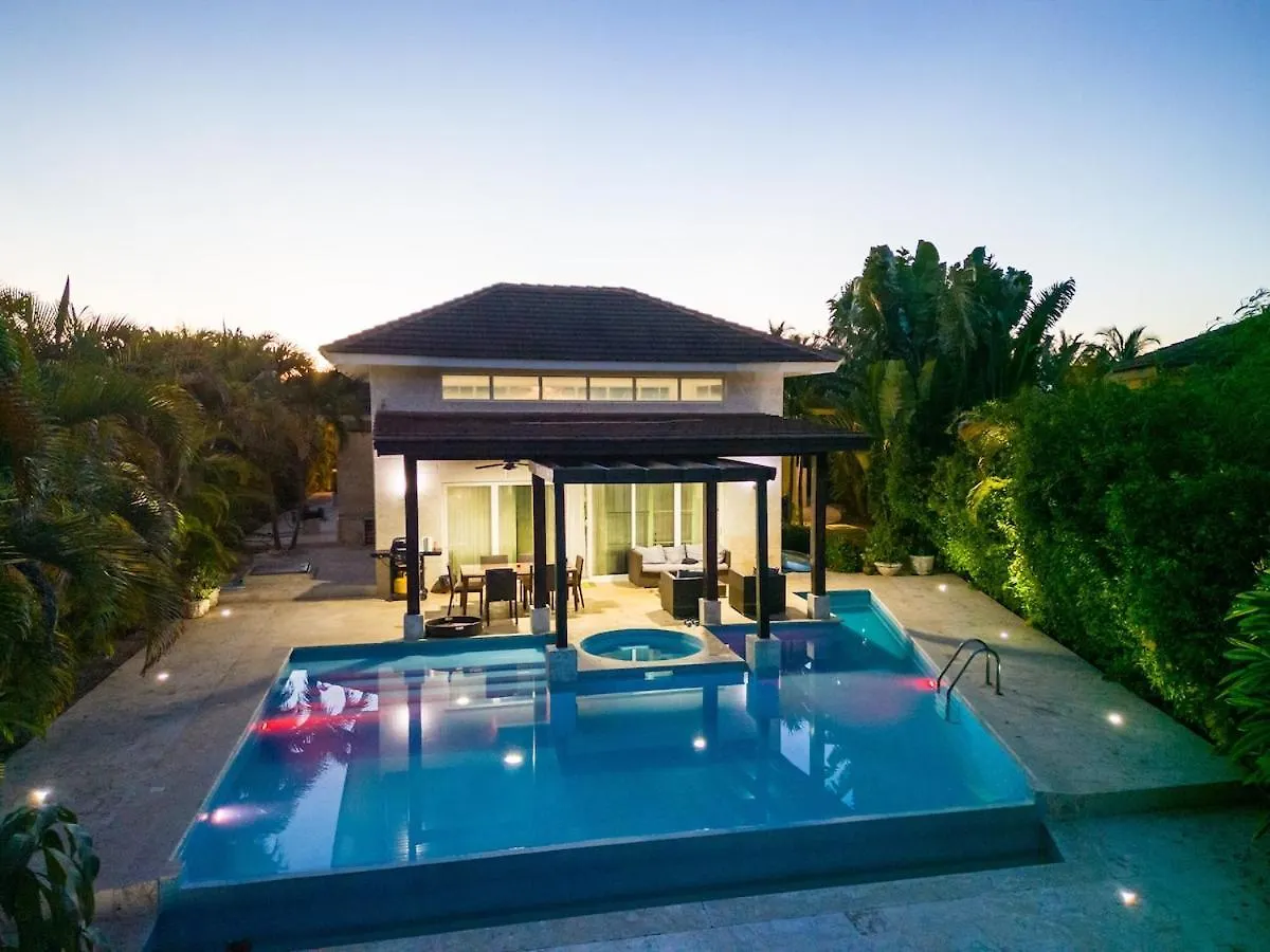 Private Punta Cana Villa With Pool & Golf View Dominikai Köztársaság